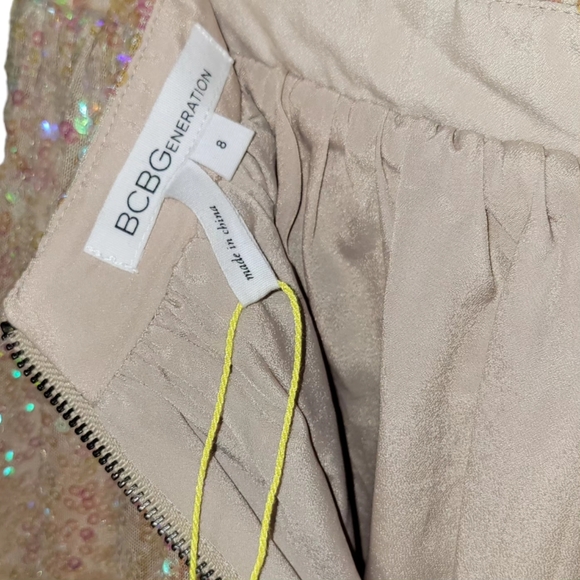 BCBGeneration Size 8 Beige Tan Gold Iridescent Mini Skirt w/ Pockets BRAND NEW - Picture 4 of 5